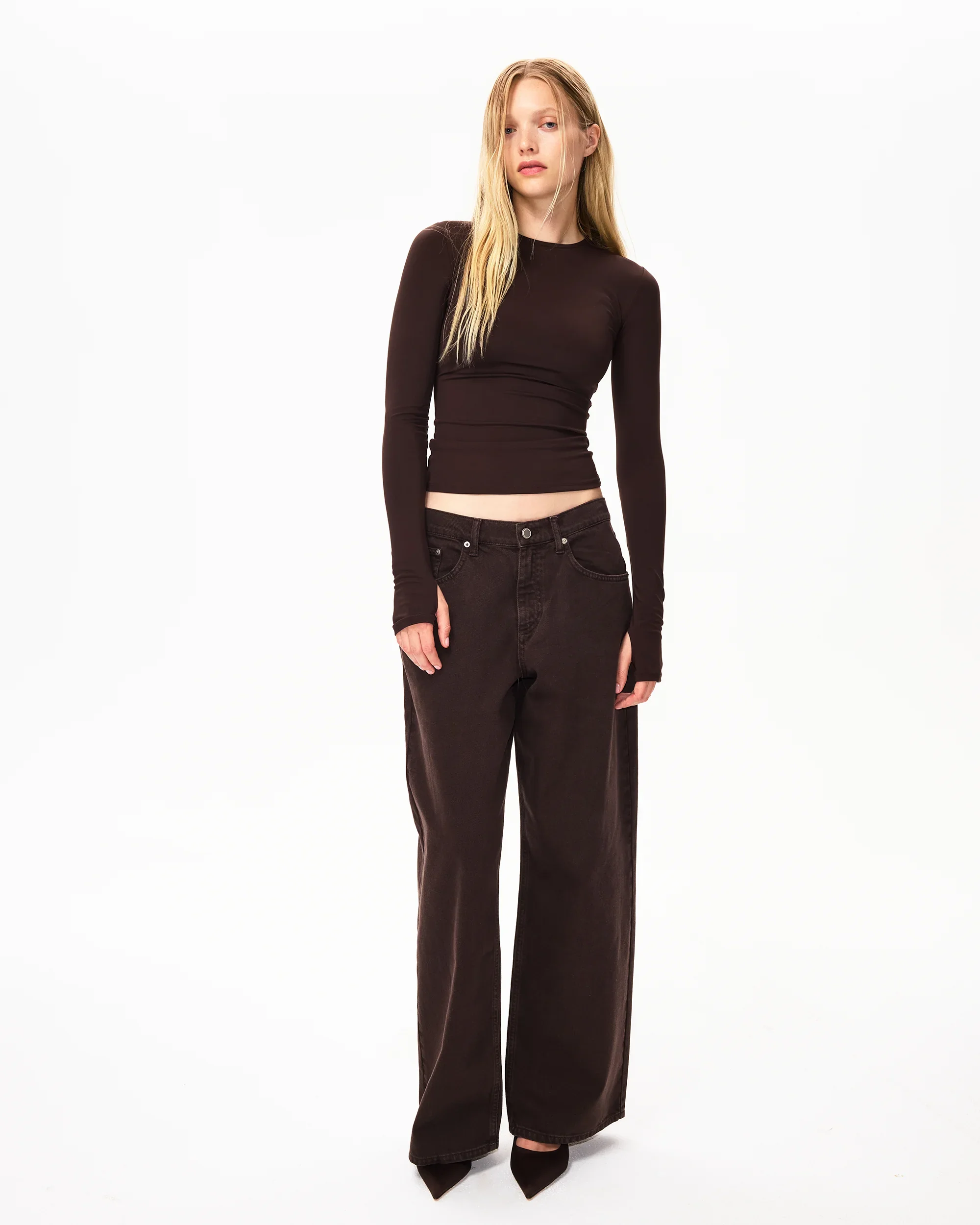 Long Sleeve Thumb Hole Tee | Chocolate - Image 6