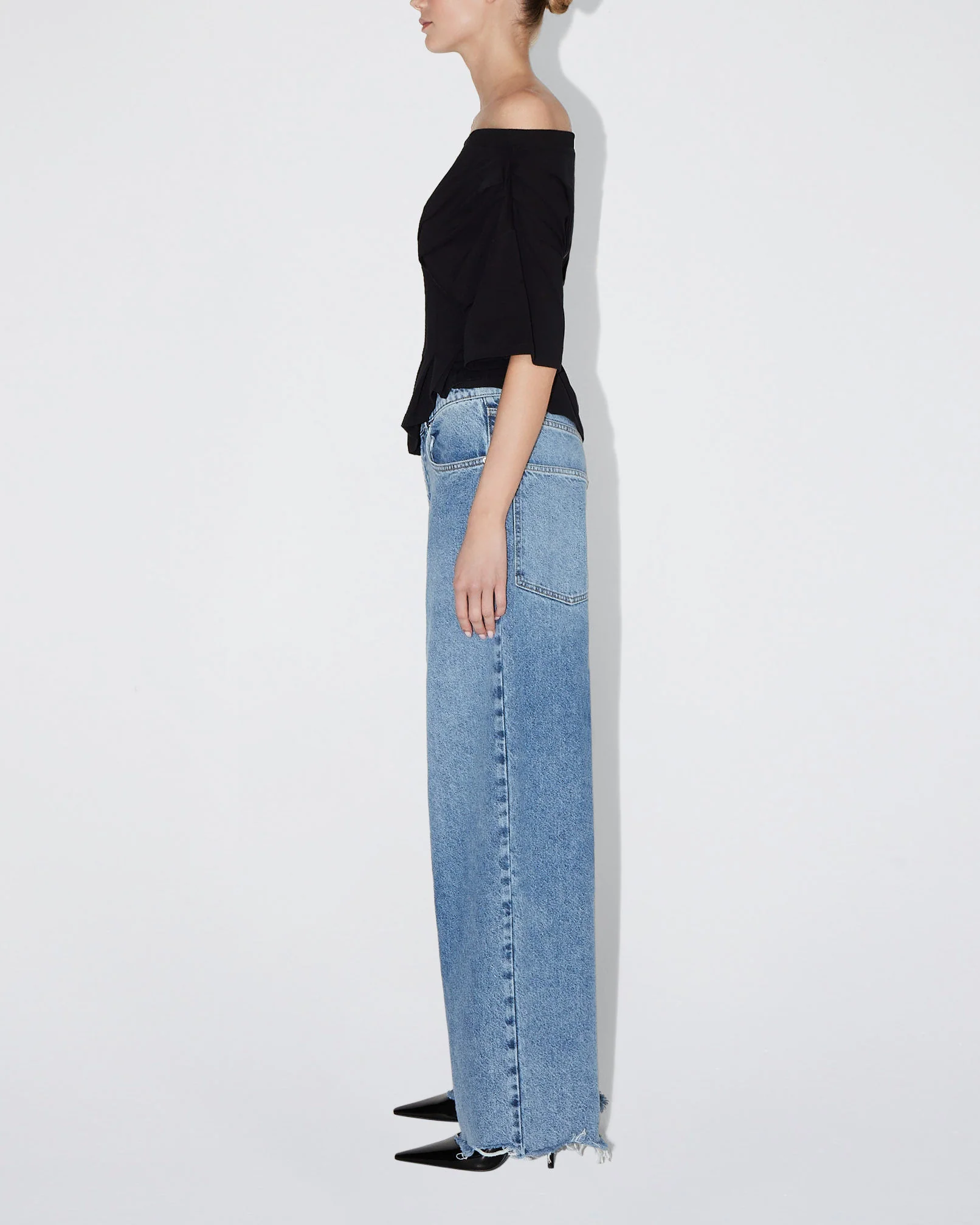 Off the Shoulder Cinching Tee | Black - Image 4