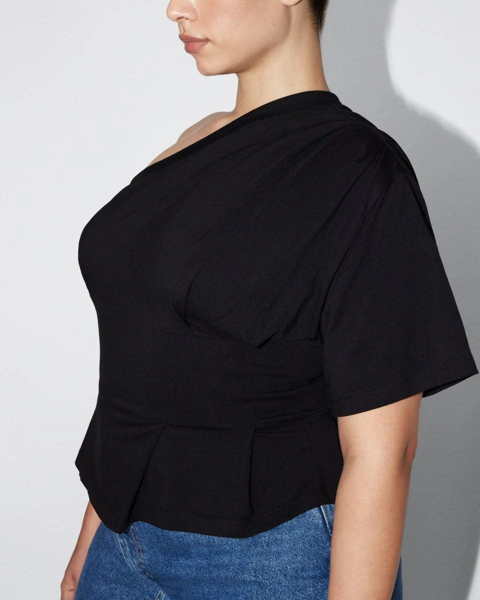 One Shoulder Cinching Tee | Black - Image 11