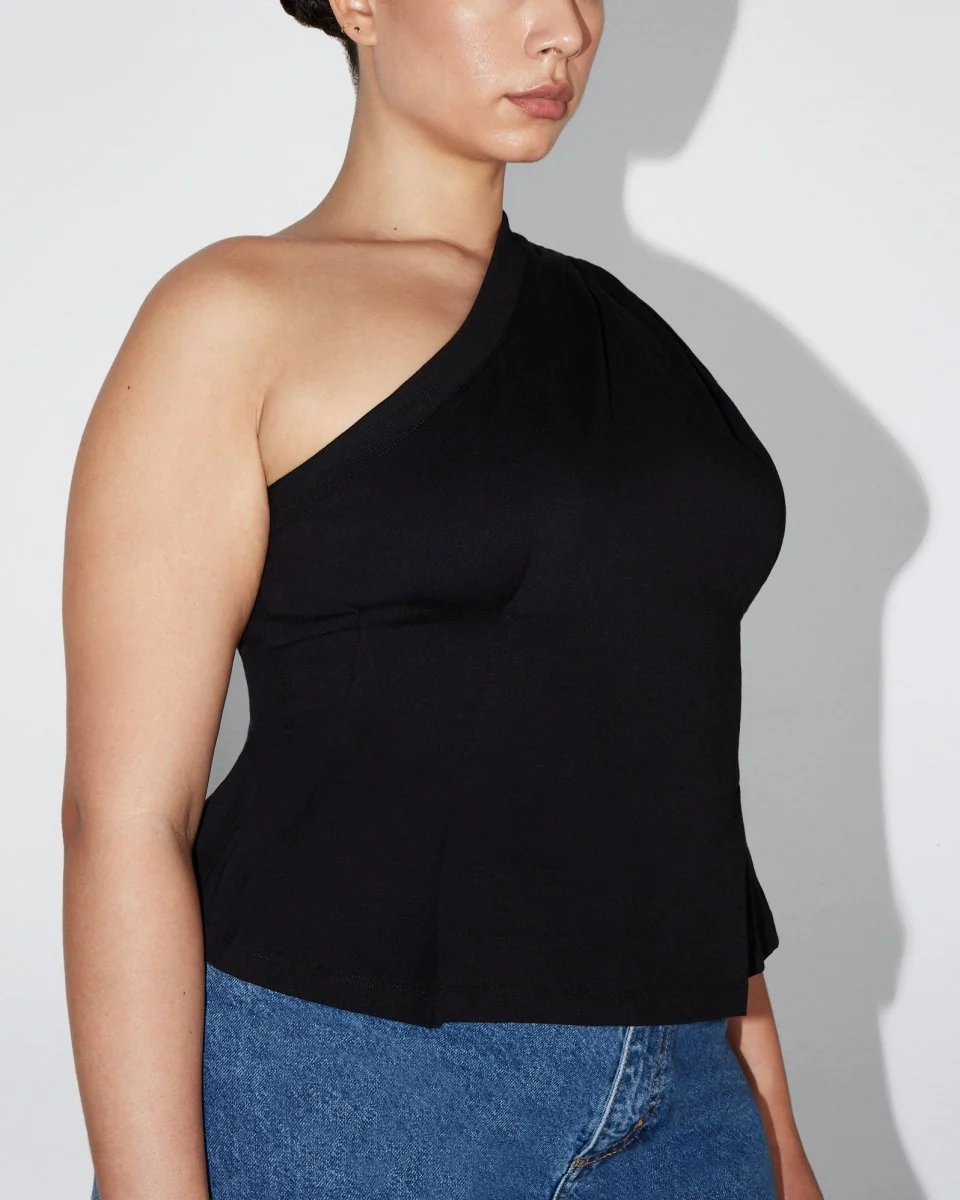 One Shoulder Cinching Tee | Black - Image 12