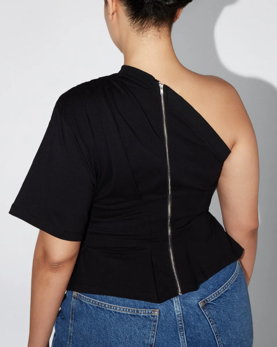 One Shoulder Cinching Tee | Black - Image 13