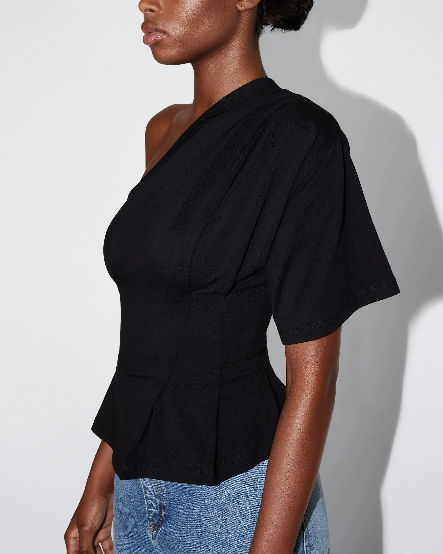 One Shoulder Cinching Tee | Black - Image 3