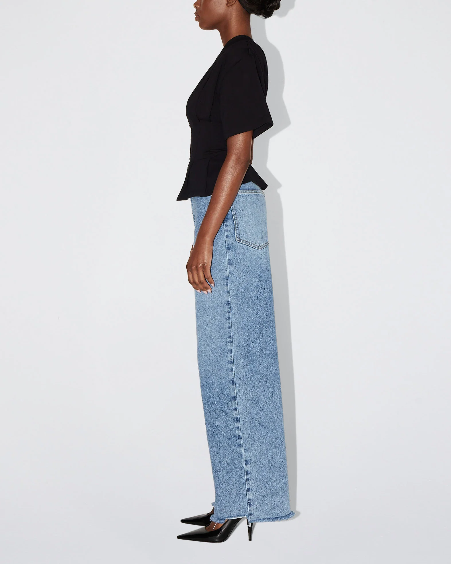 One Shoulder Cinching Tee | Black - Image 4